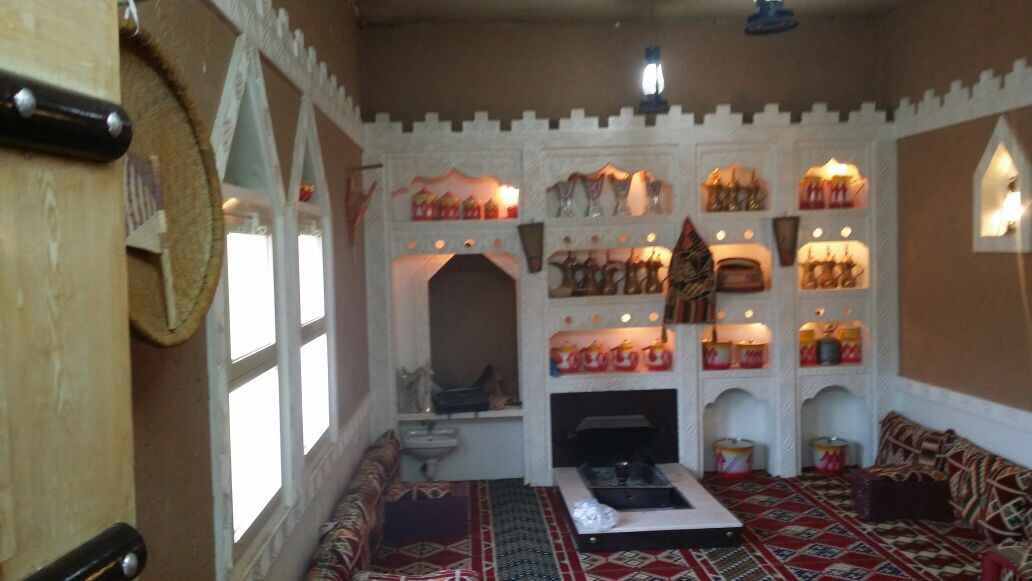 للبيع او للايجار سنوي استراحه عائليه بحي الوفاء بعنيزة مساحه 700 متر