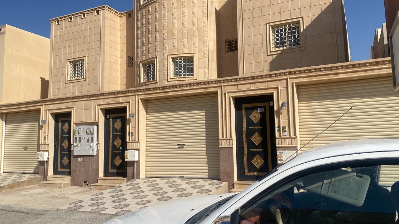 للبيع 4 وحدات بحي المنار بعنيزة مساحه 500 متر